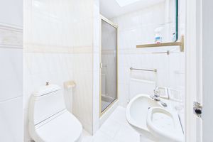 Second bathroom- click for photo gallery